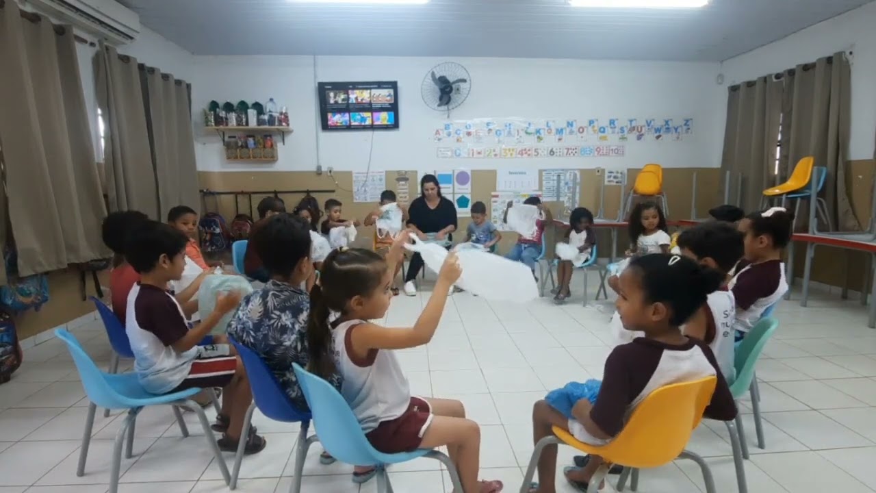 Lavando a roupa com sabão,  brincadeira cantada vespertino