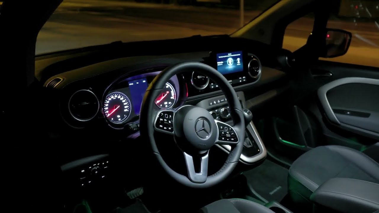 Mercedes-Benz EQT 200 Night POV