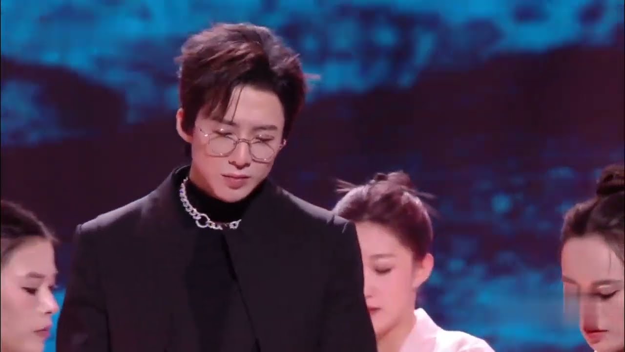 刘宇宁演唱《一念关山》主题曲《奉上》Liu Yuning sings the theme song 