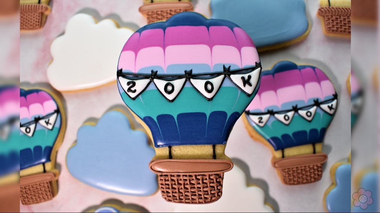 How to Decorate a Hot Air Balloon Cookie
