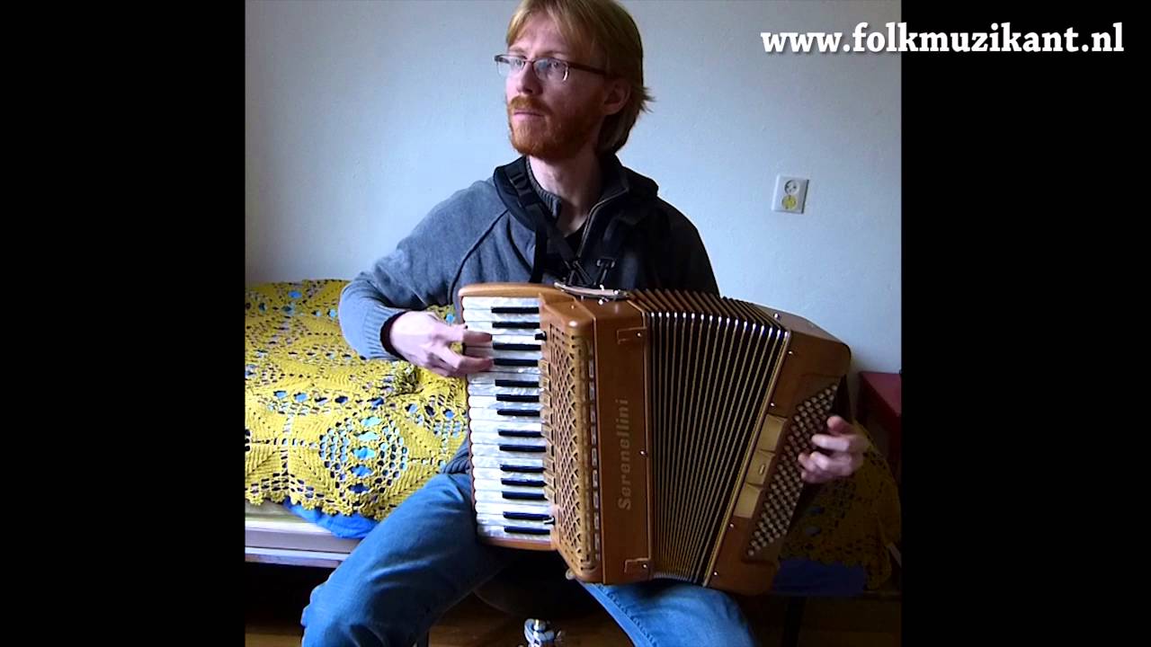 Dr. Gilbert's Irish reel on wooden Serenellini piano-accordion