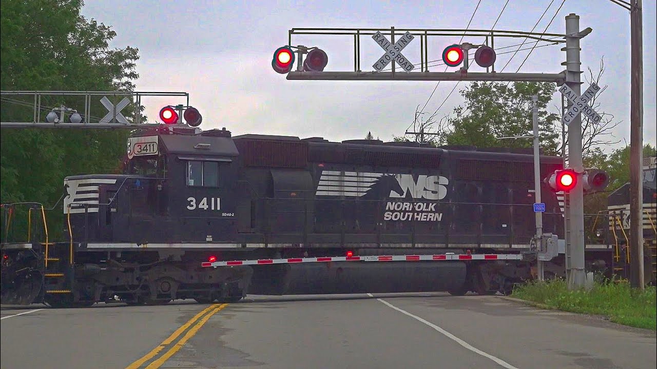 Train Blocks 9 Railroad Crossings After going Into Emergency!