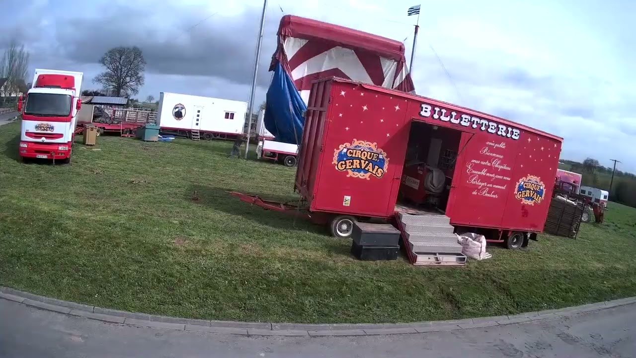 Arrivée du cirque Gervais à Balazé