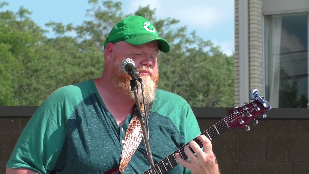 The Chris Avery band covering 
