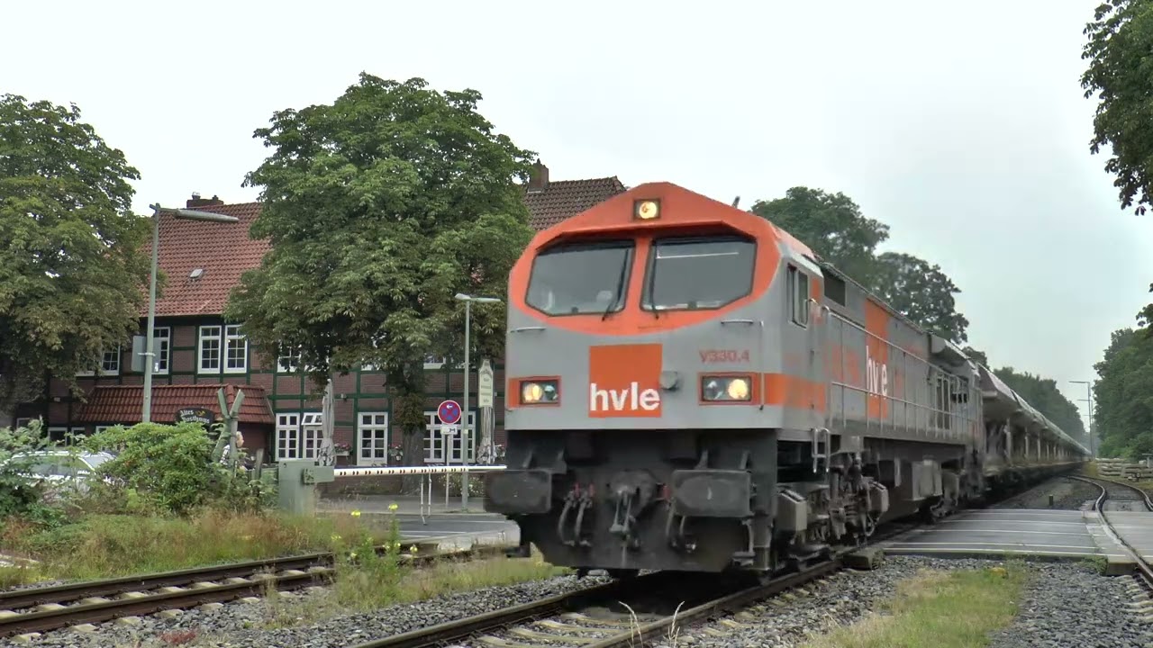 hvle Tiger V330 4 mit beladenen Baustoffzug Durchfahrt Ahlhorn nach Cloppenburg im Juni 2014