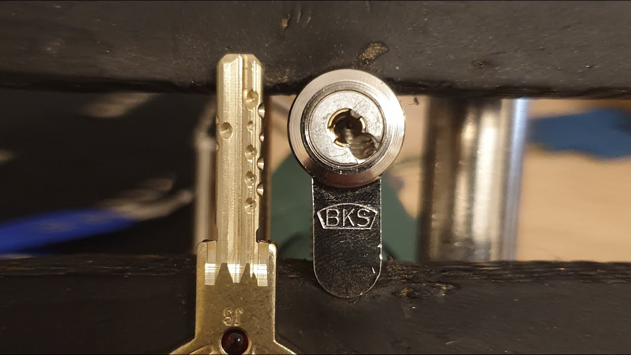 [24] BKS Janus (Exterior) 4-Axis 12 + 1 Pins Picked & Gutted