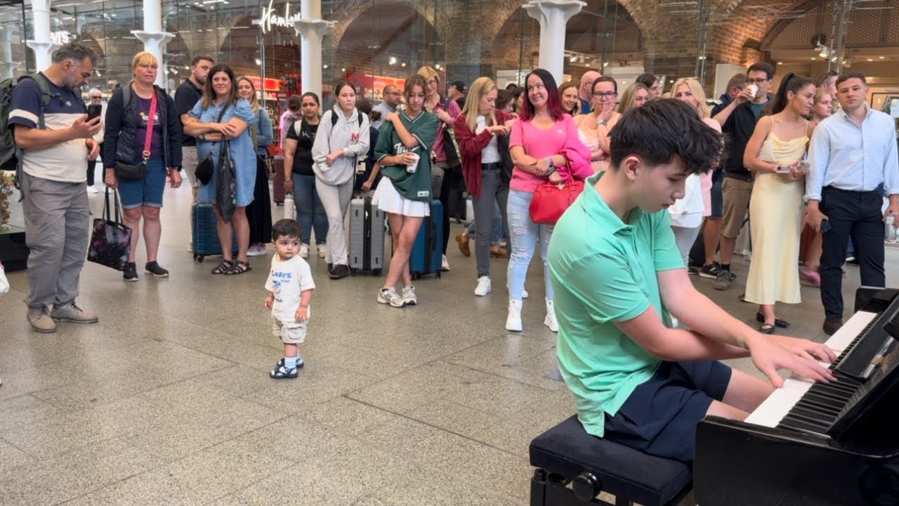 I played public pianos in LONDON… This happened!