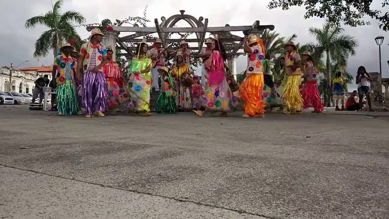 Divino Espírito Santo Dança das Caixeiras