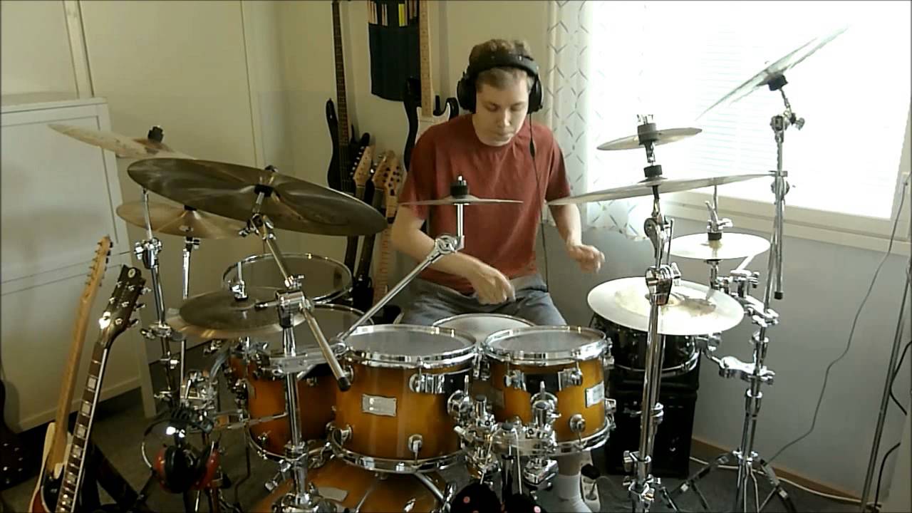 Secó plays Uuno Turhapuro Theme