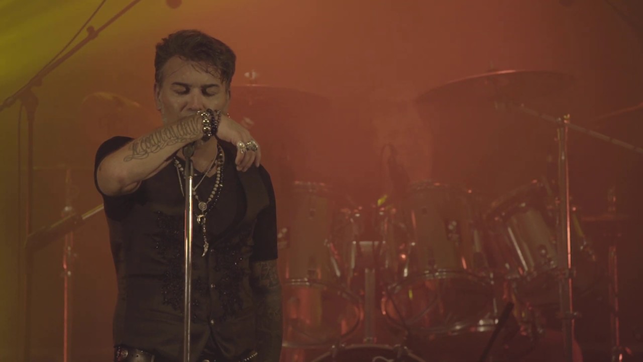 Le coeur en deux Johnny Hallyday by Jb Tattoo Band