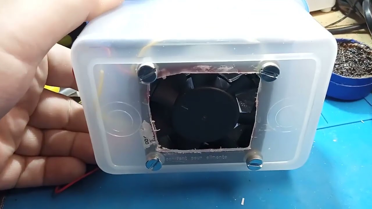 Mini pochłaniacz oparów lutowniczych