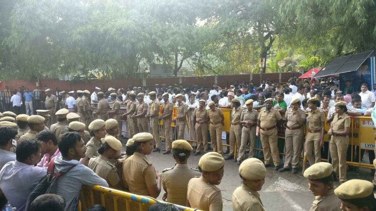 More And More Supporters Gather Outside Apollo Hospital - Ground Report