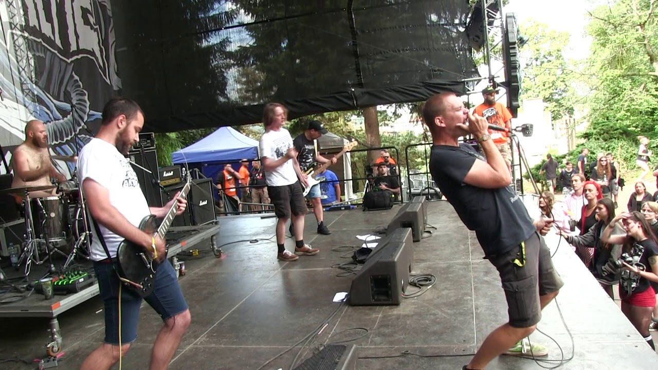 ČLOVĚK V PL&Iacute;SNI Live At OBSCENE EXTREME 2019!!!