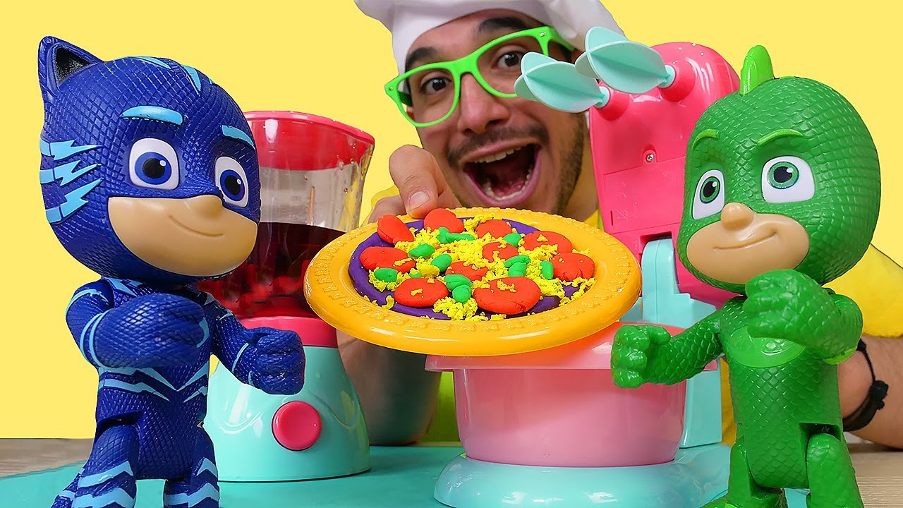¿Cómo funcionan una batidora y una licuadora? Cocina para niños con los  Héroes en Pijama .