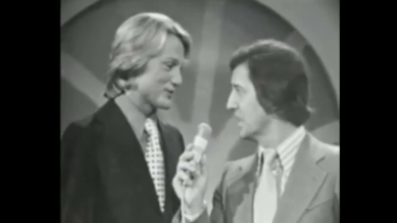 Claude François à un petit entretien télévisé (1972)