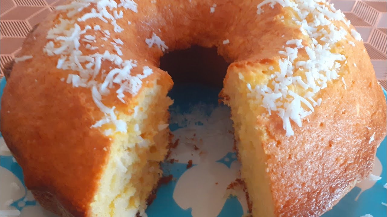 BOLO DE IOGURTE COM COCO!!O BOLO PERFEITO PARA SEU CAFÉ DA TARDE!
