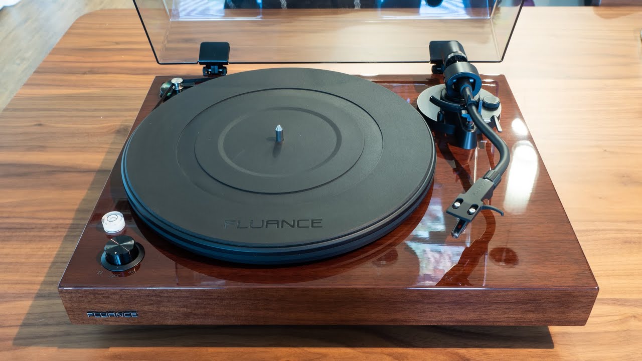 Unboxing and setup of Fluance RT82 turntable