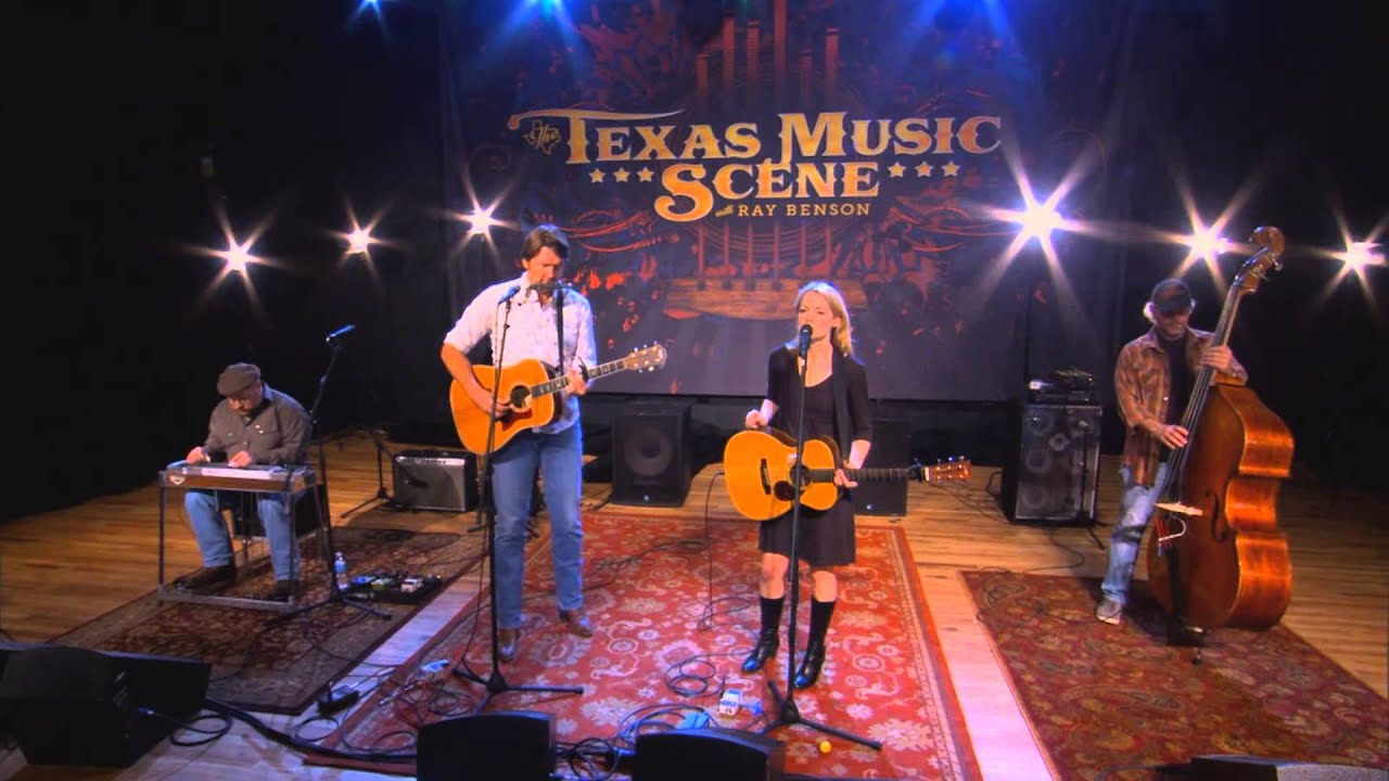 Bruce Robison & Kelly Willis perform 