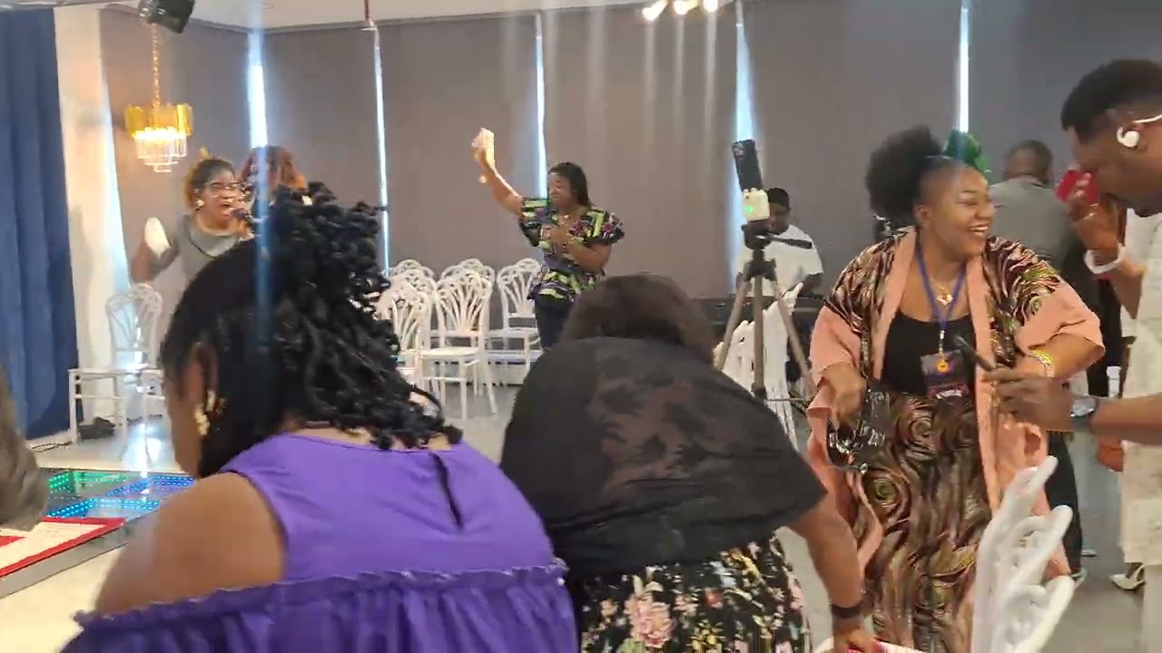 DMMI INTERNATIONAL CHURCH ABU DHABI SUNDAY SERVICE PRAISES #MIN.MOURAH
