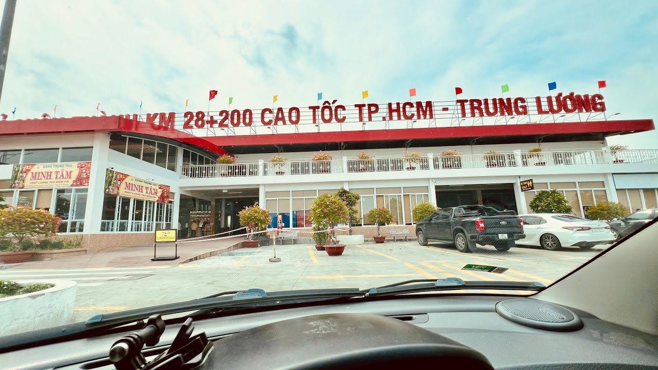 Trạm dừng chân Châu Thành trên cao tốc Hồ Chí Minh đi Trung Lương