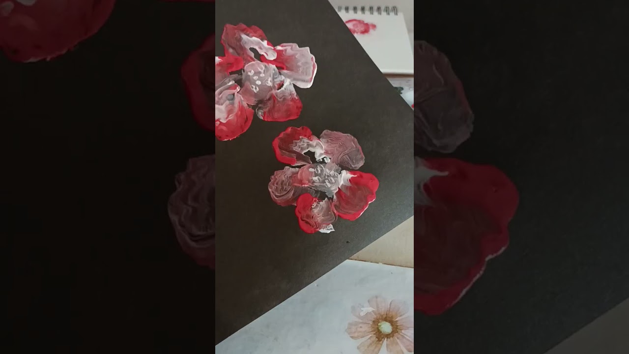 Peinture acrylique, fleurs sur fond noir