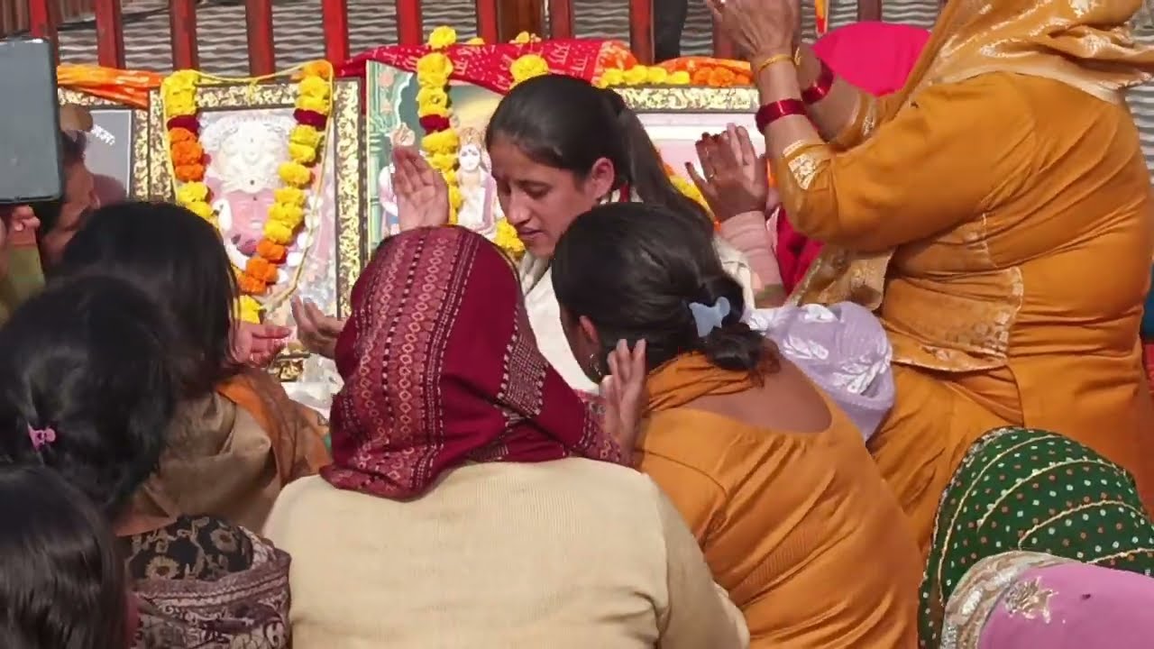 🙏 दिव्य दरबार लगाने से पहले भक्तों का बहुत ही सुंदर भजन #यूट्यूब #youtubevideos #ytviral #village#🙏🌞