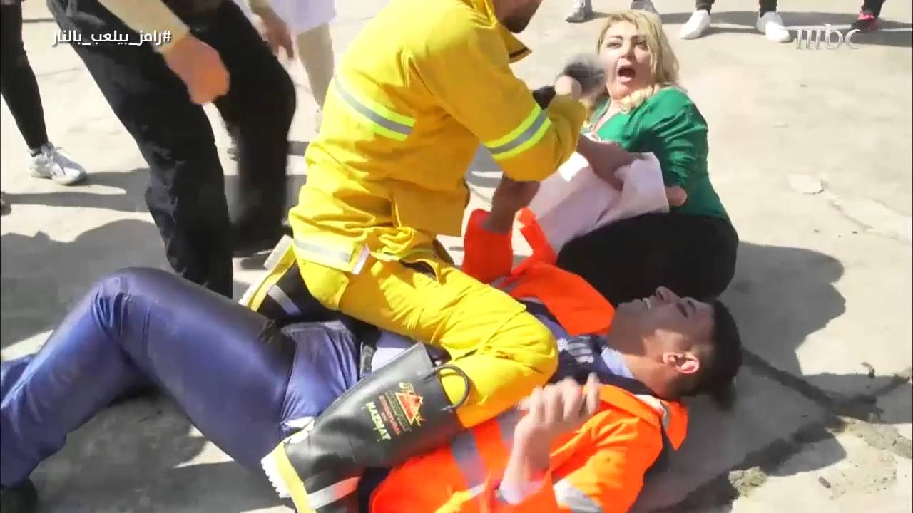 الحلقة 9 -  ‫#‏رامز_بيلعب_بالنار‬ - صدمة مها احمد ورد فعل غير متوقع من الخليل بعد إكتشفهم المقلب