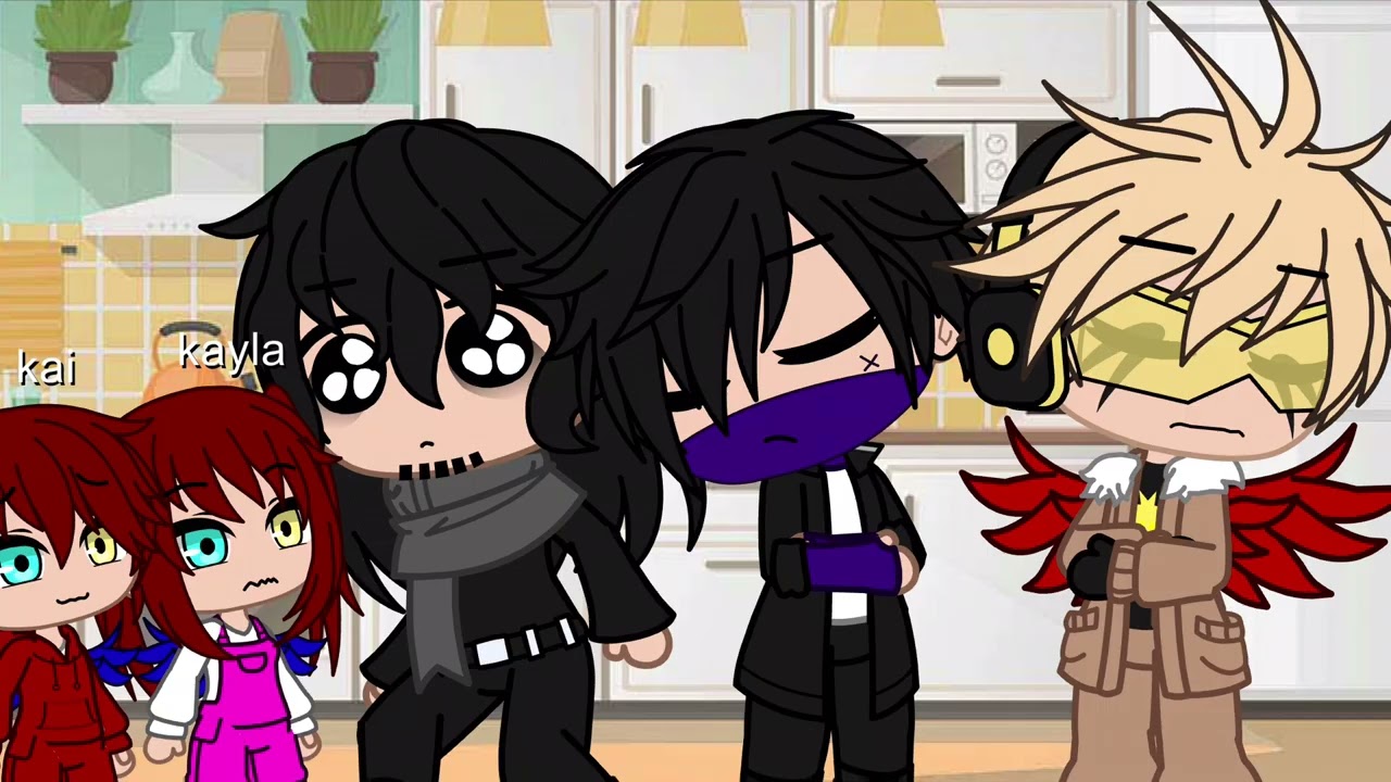 Aizawa try to stop hawks and dabi from fighting