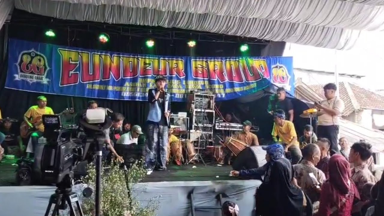 VIRAL !!! Oni Aprak nyanyi lagu 