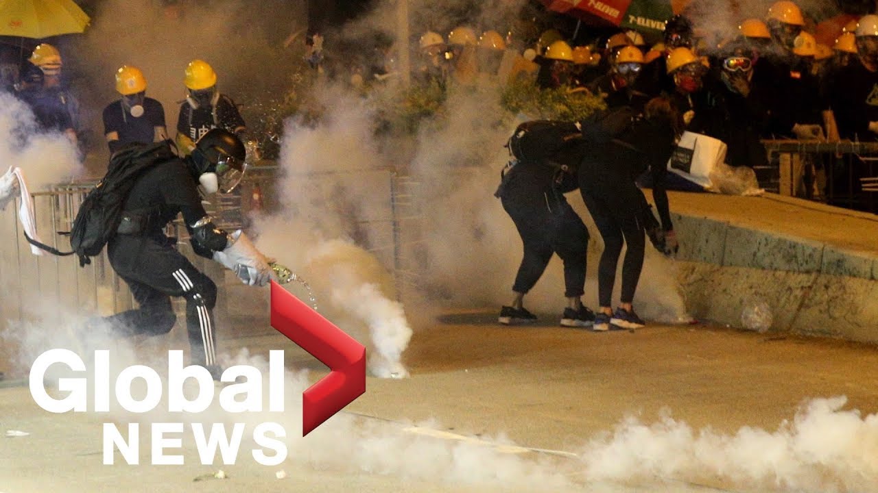 Police, protesters continue to clash in Hong Kong