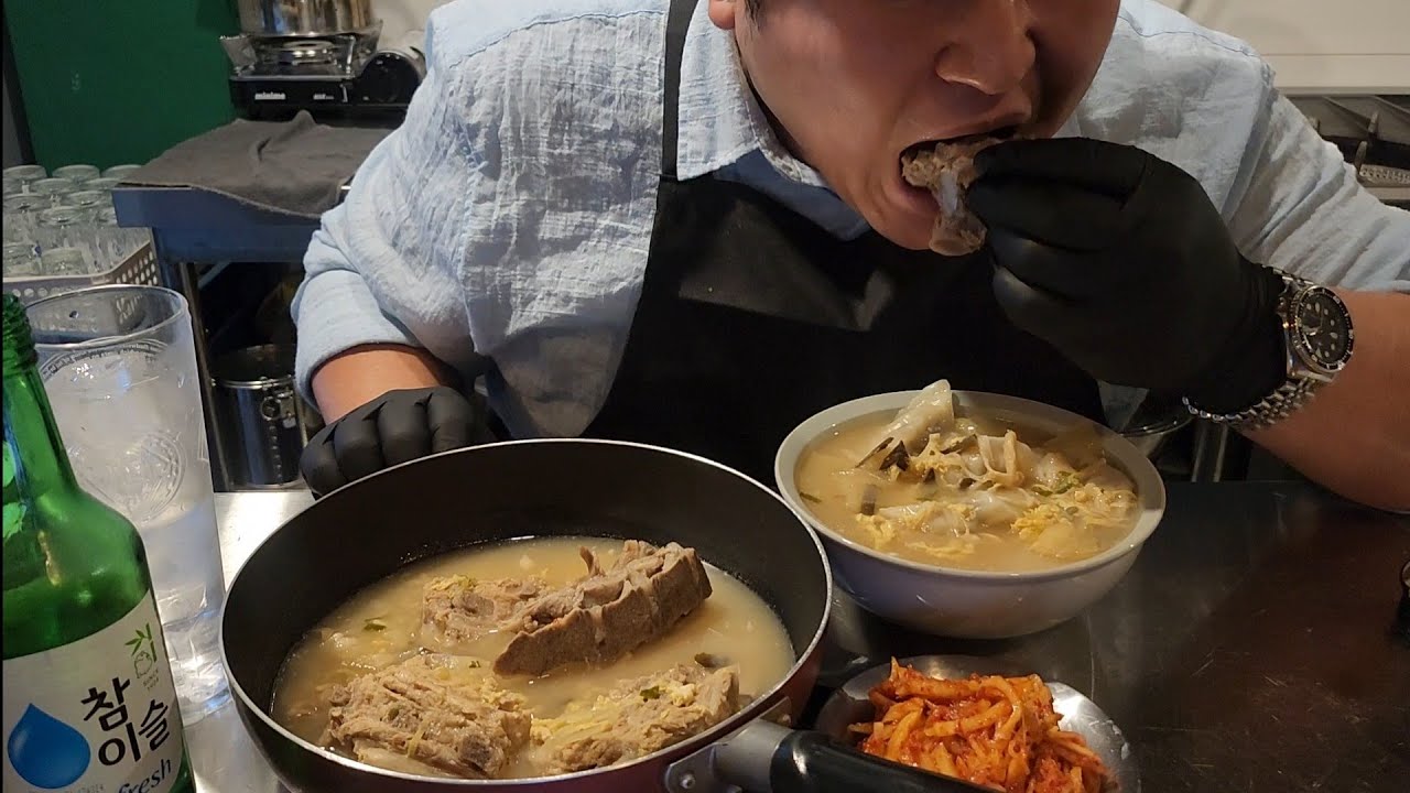 뜨끄~은하게 하얀 뼈다귀해장국 직접끓여서 먹방