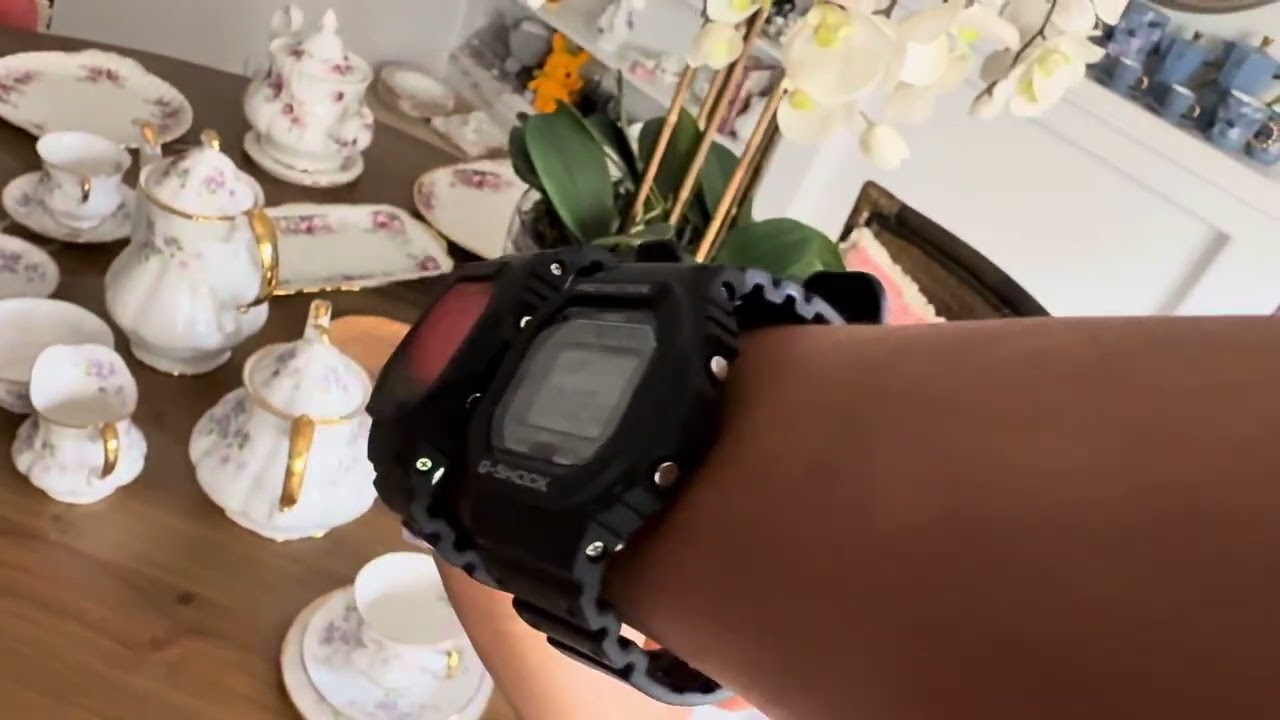 Casio G-SHOCK GW-5000U LCD vs GW-BX5600 MIP