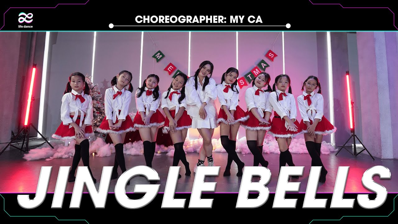 Glee Casts - JINGLE BELLS | CHOREOGRAPHY BY CÔ CÁ