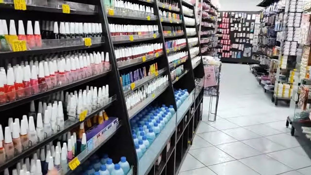 PASSEIO na PERFUMARIA MOSTRANDO LANÇAMENTOS em ESMALTES BAUNY, RISQUÉ e ANITA