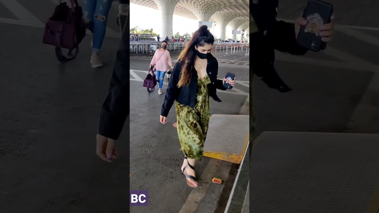 Warina Hussain spotted at airport