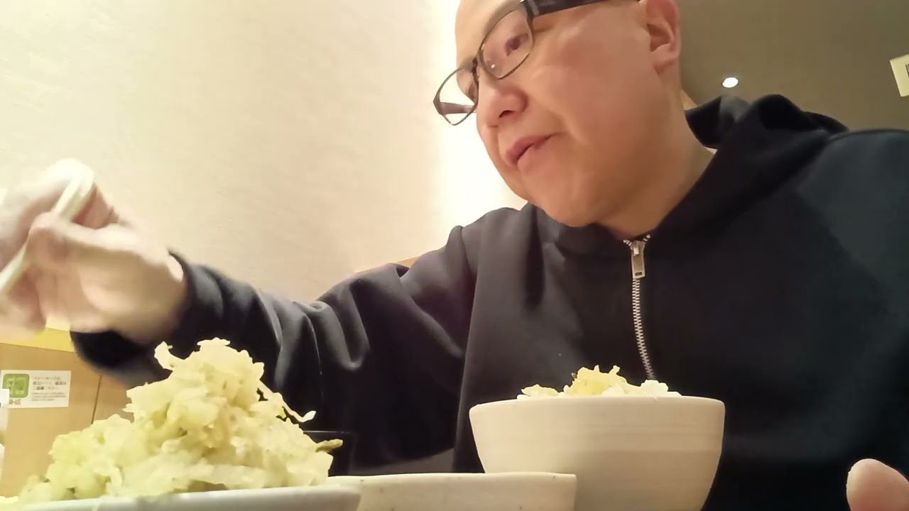 【やよい軒】なんかおかしな人がいて睨んじってますが、ご馳走でした【定食】#飯#飯動画#定食 