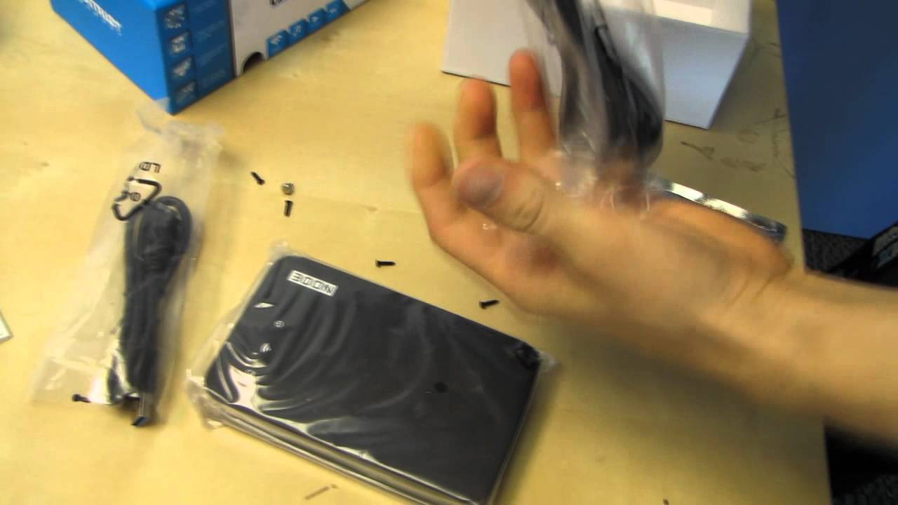 Patriot Gauntlet Node Wireless Storage Device Unboxing & First Look Linus Tech Tips