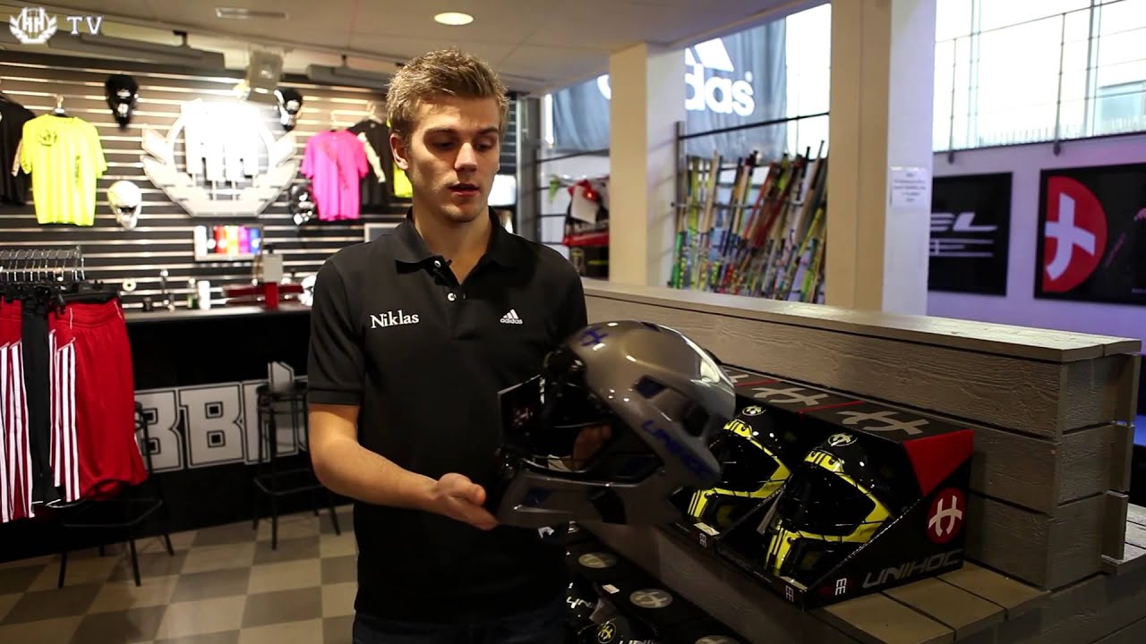 Klubbhuset recenserar innebandyhjälmar.