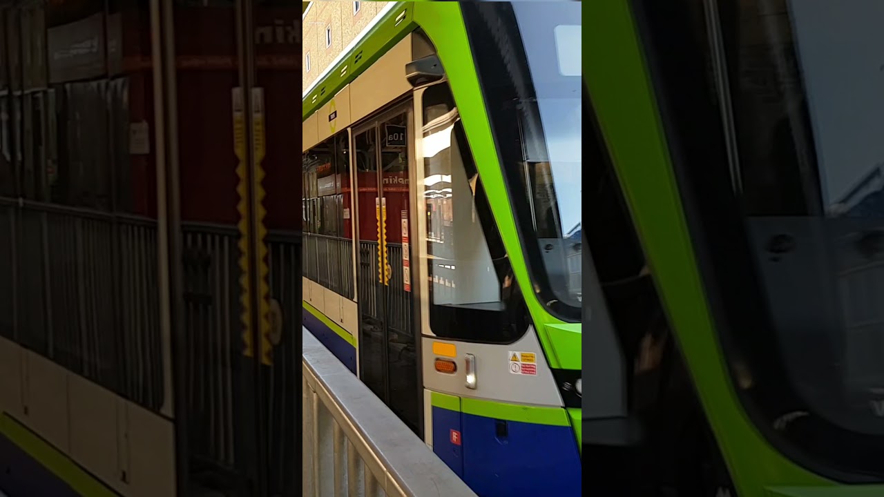 Tramlink Stadler Variobahn - 2565 departing Dundonald Road Tram Stop on 08/09/21 #shorts