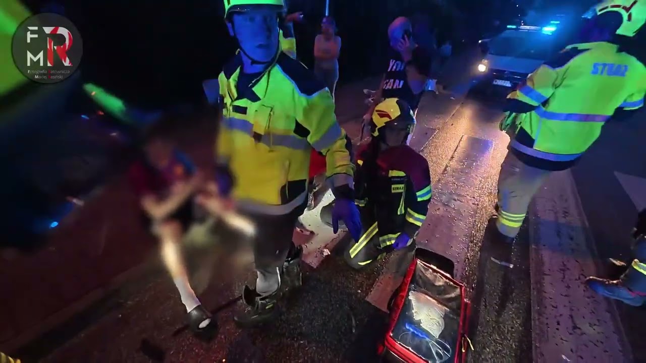 WYPADEK na skrzyżowaniu 1-go Maja i Parkowej. Dwie osoby poszkodowane.