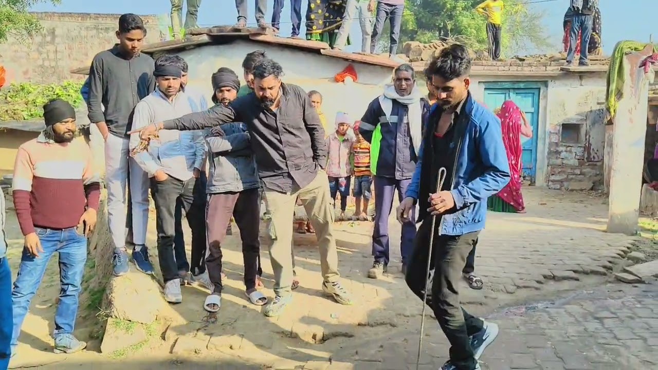 कोबरा सांप को देखकर लोगों में मचा हड़कंप 🐍बड़ा ही खतरनाक सांप 