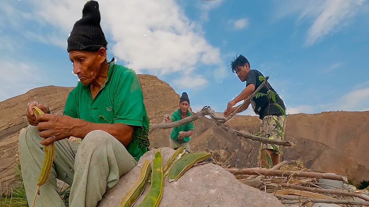 ESTE HOMBRE VIVE SÓLO Y AISLADO en un roncón de los MONTES...