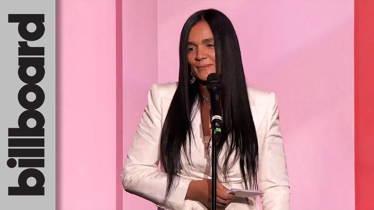 Desiree Perez Accepts Executive of the Year Award | Women In Music