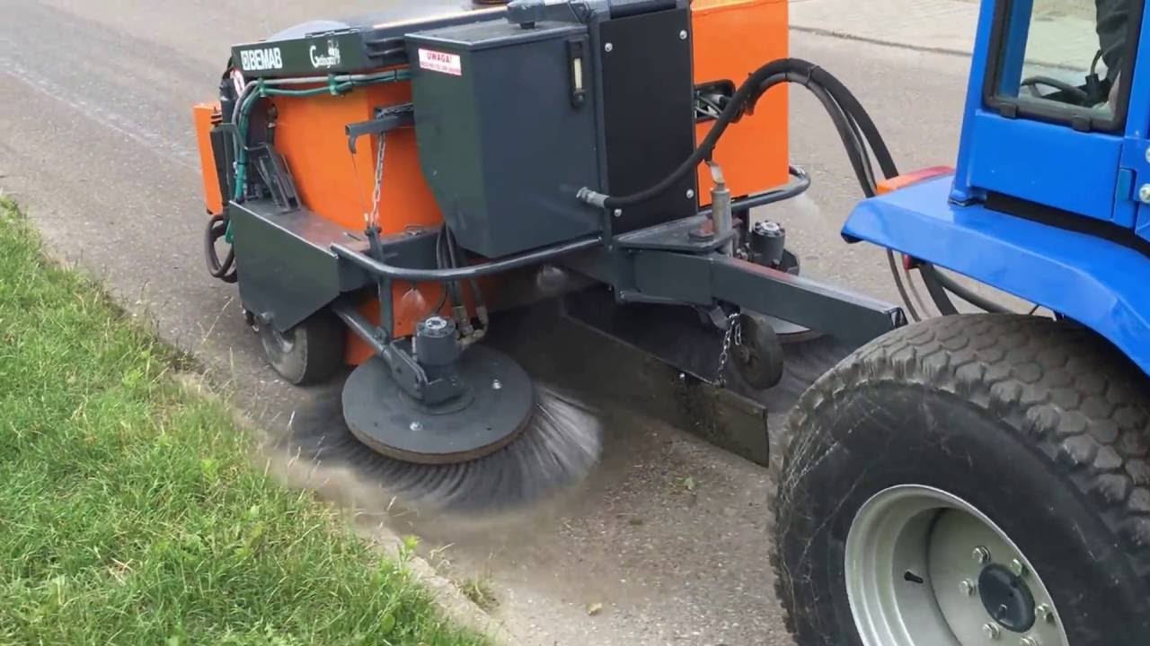 Zamiatarka Bemab G1 i traktorek Iseki Tf 330 Lubasz (3)