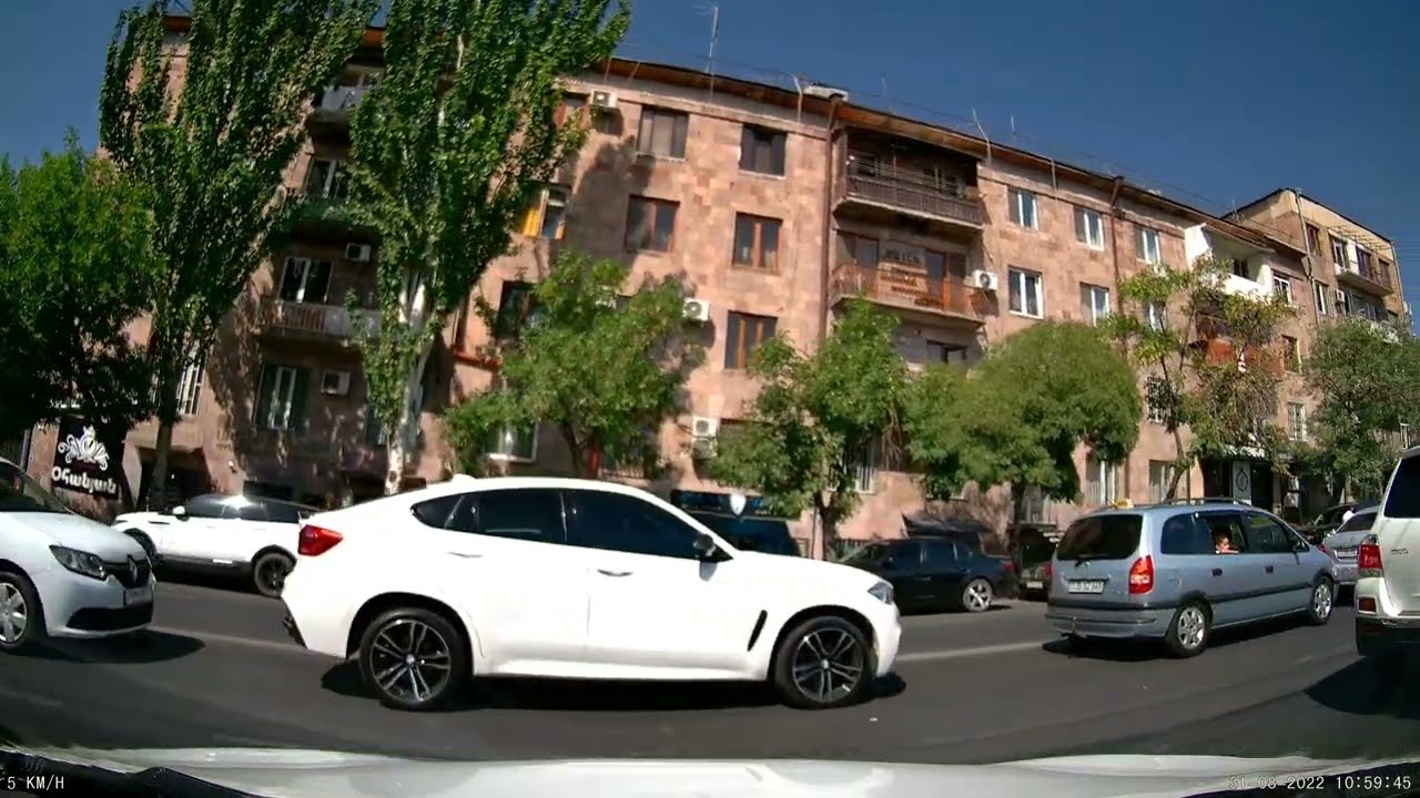 Driving through the streets of Yerevan 🇦🇲🌞🇦🇲 #armenia #4k #driving #yerevan #erevan #road #երեւան