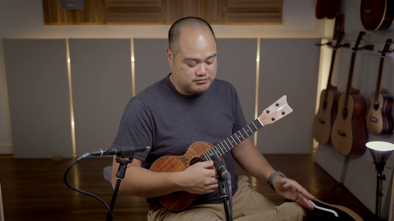 Kamaka HF 2D 240245 Koa Concert Deluxe