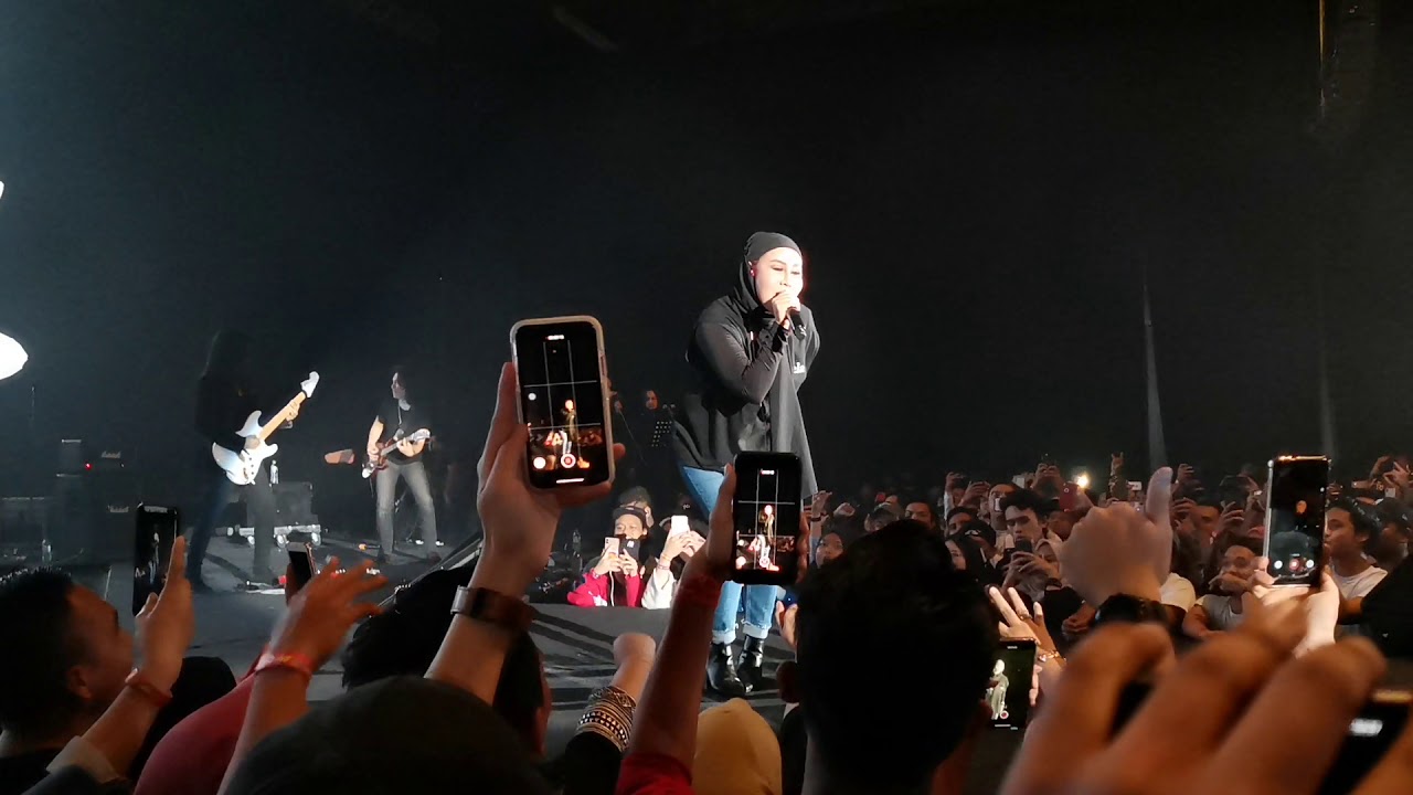 Hausboom Music 2019 Ella - Dua Insan Bercinta Live