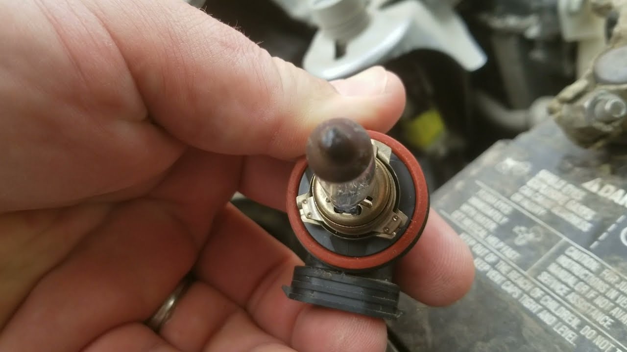 Subaru Outback 2016 Headlight Bulb Replacement
