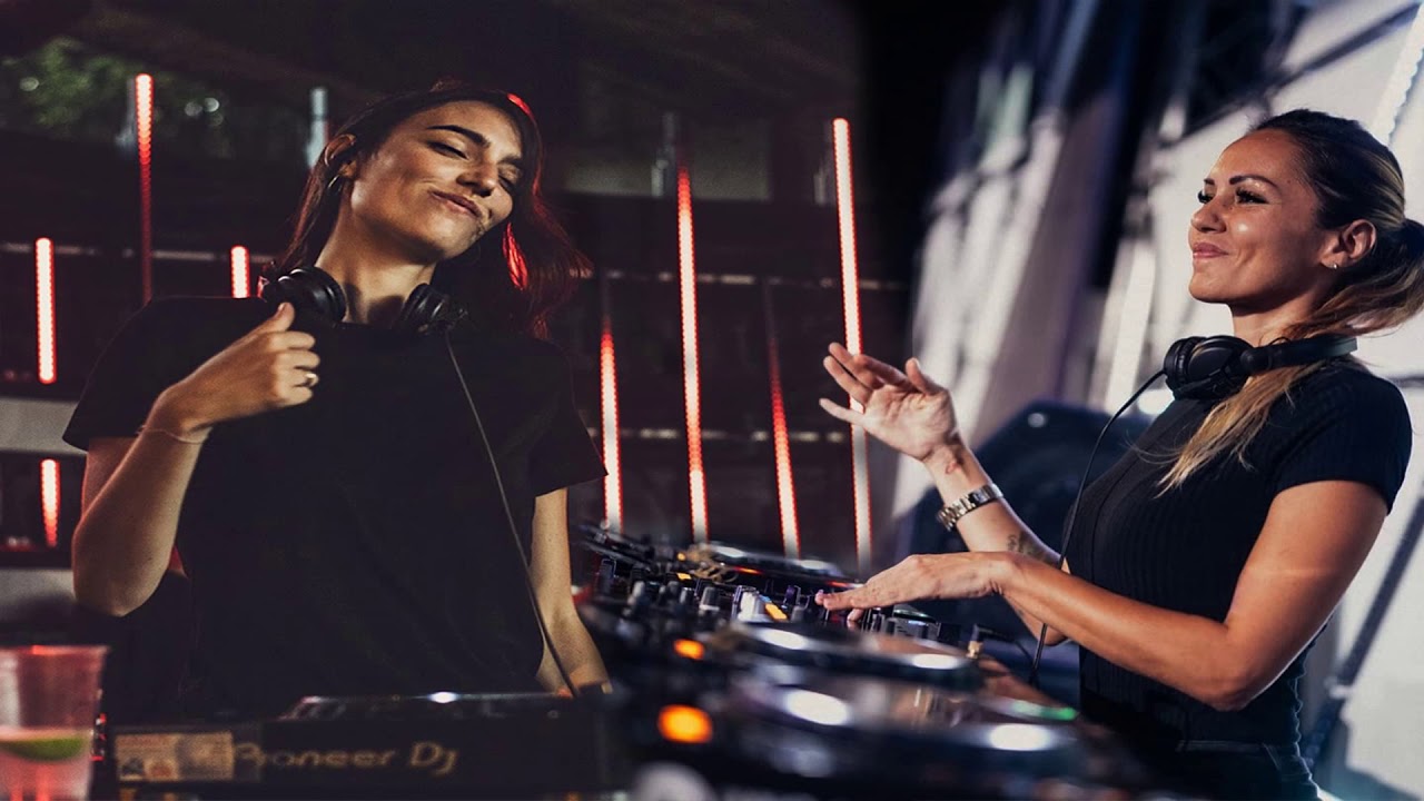 Deborah de Luca & Amelie Lens Mix