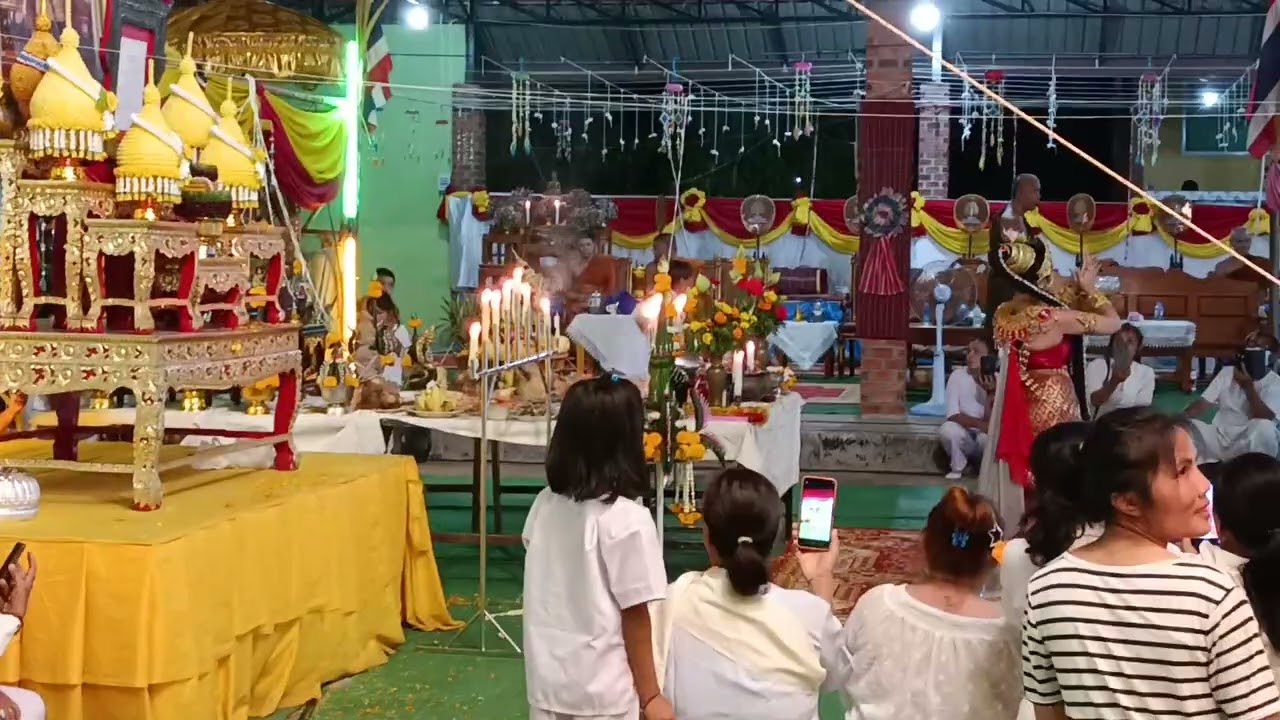 กลุ่มนางรำจิตอาสาร่วมพุทธาภิเษก วัดบ้านมะเฟือง อ.นาแก